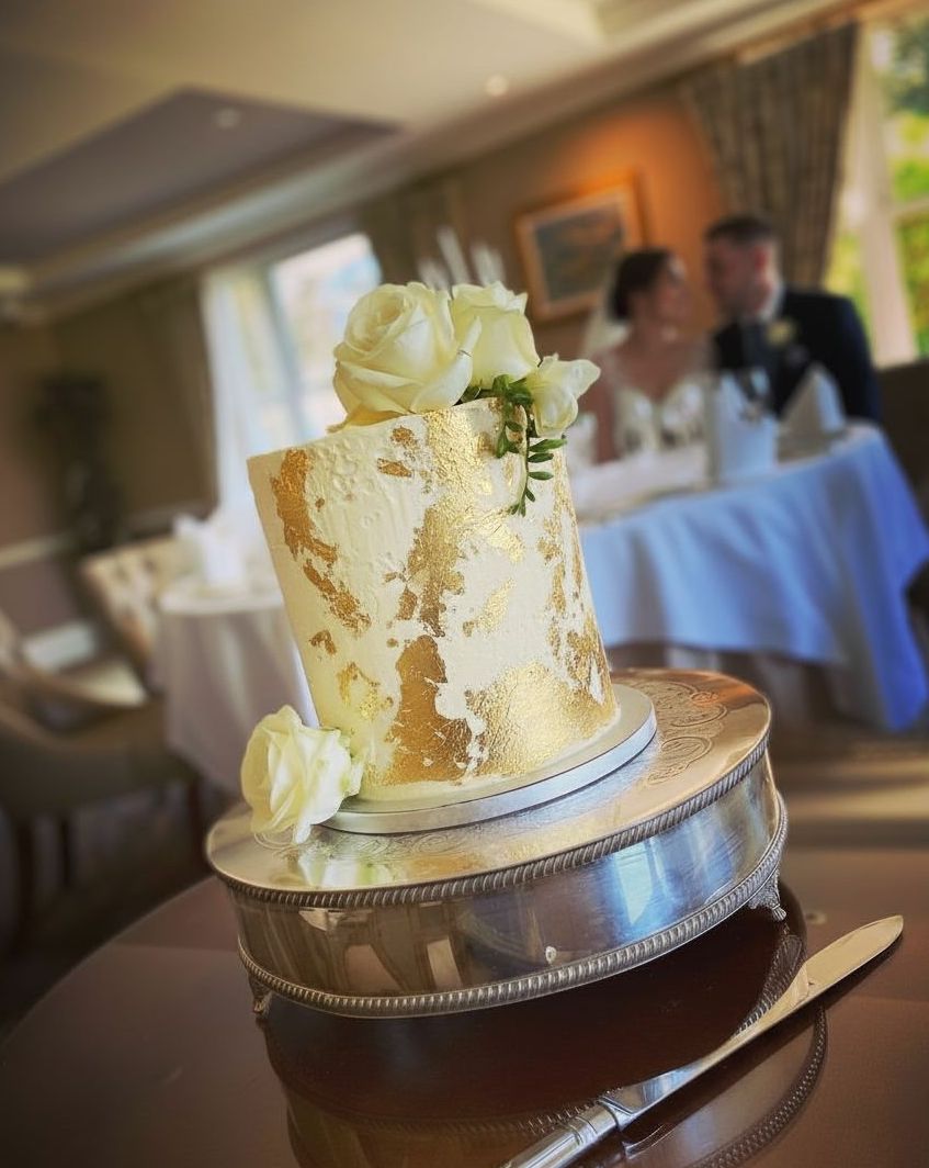One Tier Wedding Cake - Design 2