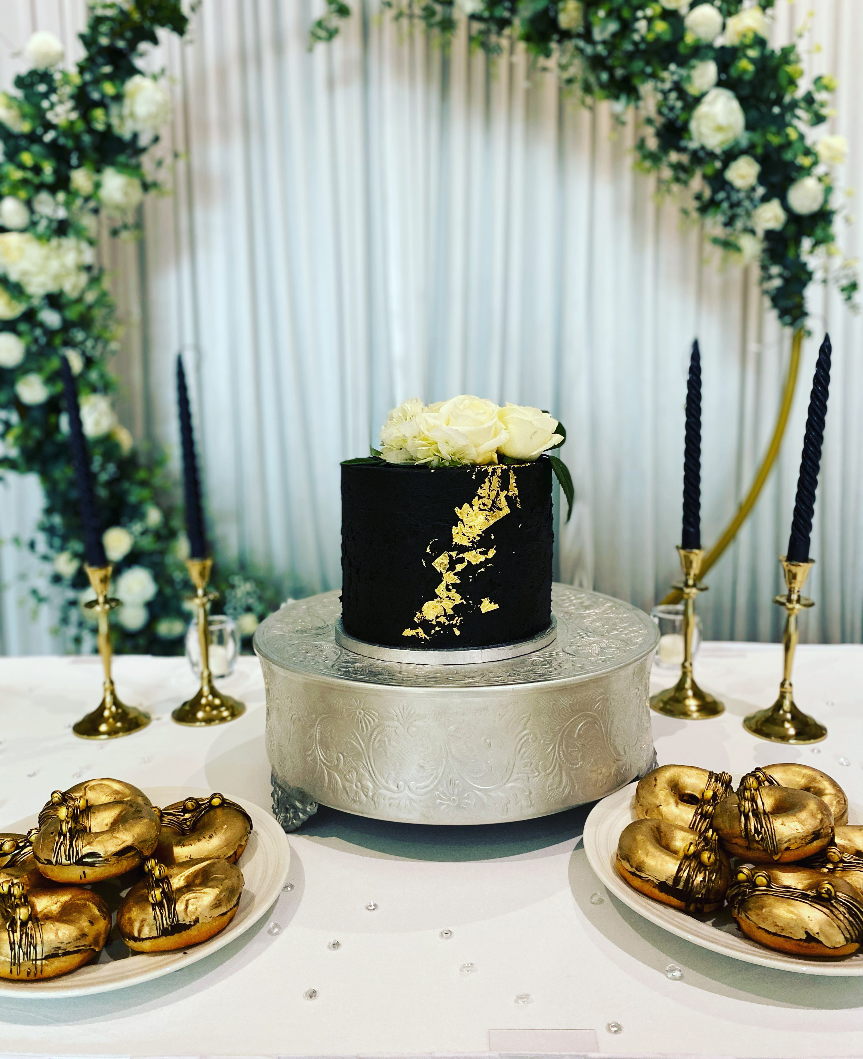 One Tier Wedding Cake - Design 3