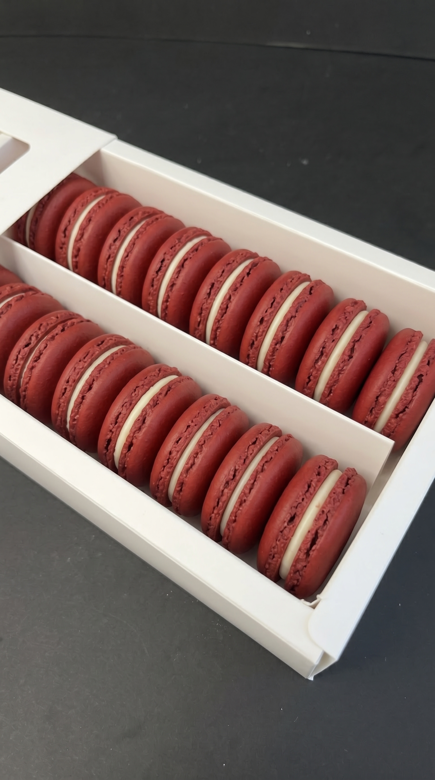 Macarons - Red Velvet